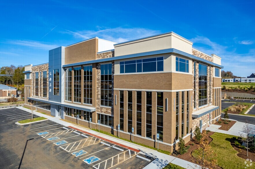 More Photos Of 5030 Carothers Pky, Franklin Office For Lease