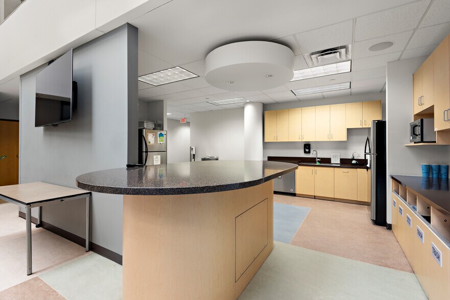 More Photos Of 6499 University Ave NE, Fridley Office For Lease