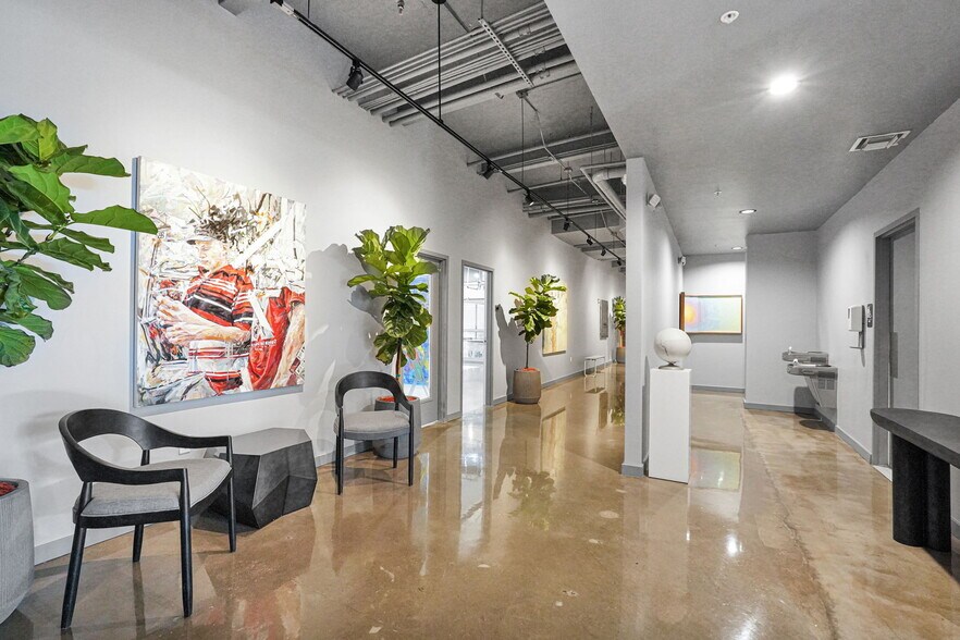 More Photos Of 2121 NW 2nd Ave, Miami Storefront Retail Office For Lease
