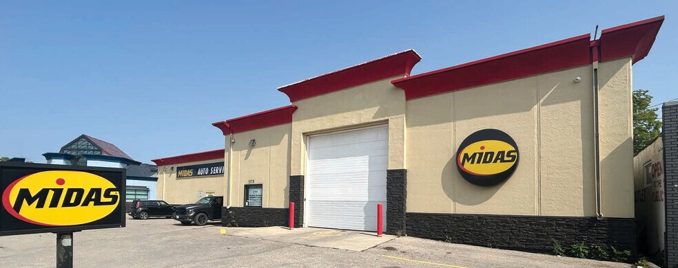 More Photos Of 1075 Notre Dame Av, Winnipeg Auto Repair For Lease