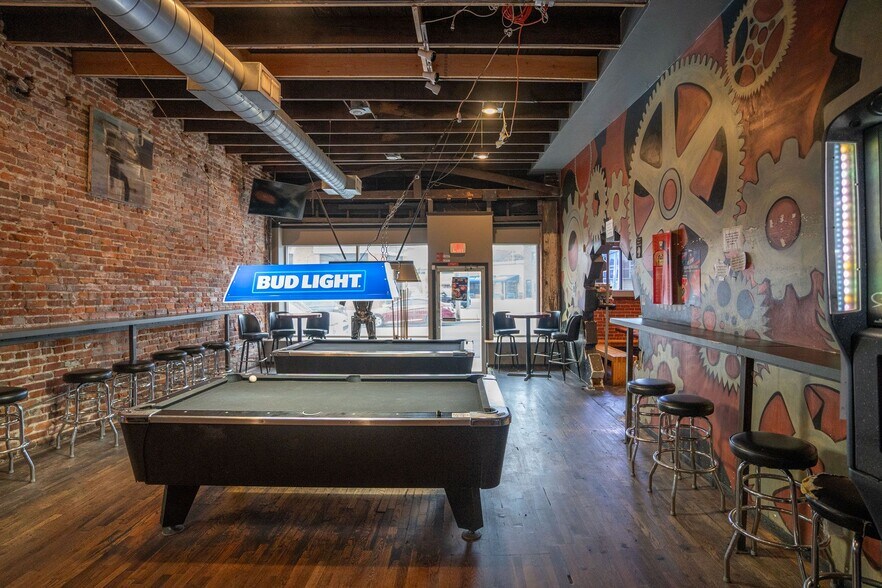 More Photos Of 423 Southwest Blvd, Kansas City General Retail For Sale