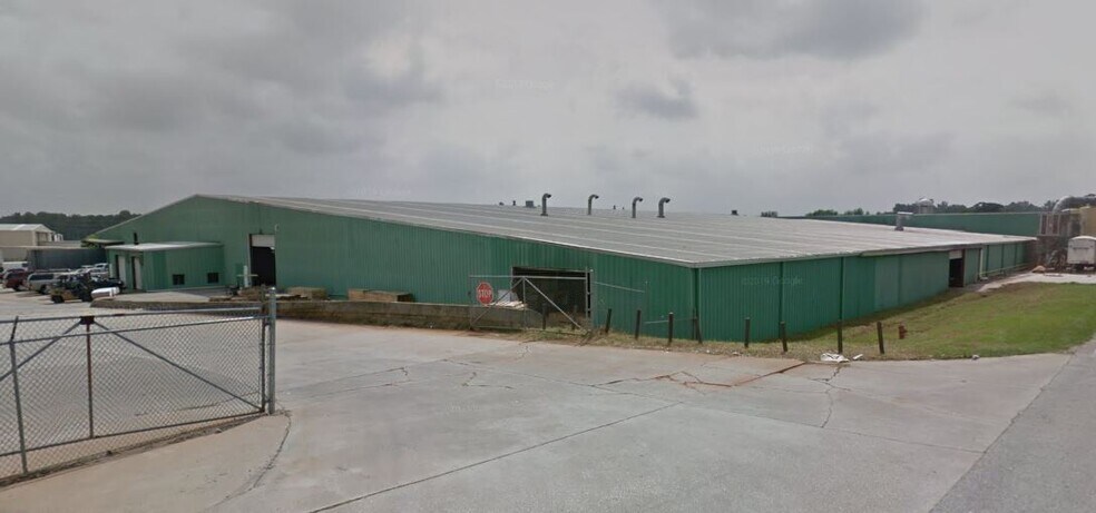 Primary Photo Of 113 Milledgeville Rd, Eatonton Warehouse For Lease