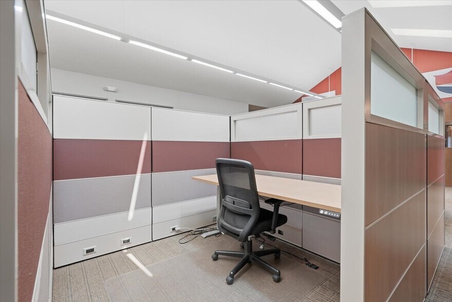 More Photos Of 2321 Jack Breault Dr, Hudson Office For Sale