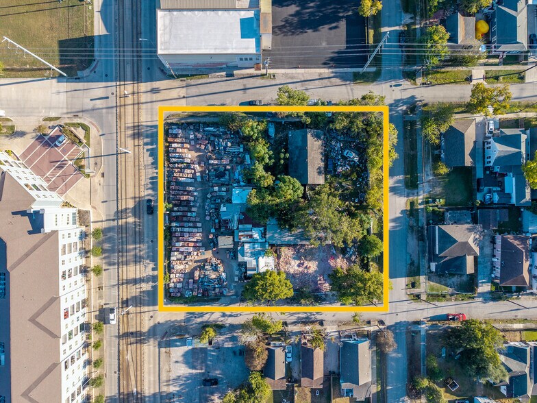 More Photos Of 2009 N Main St, Houston Land For Sale
