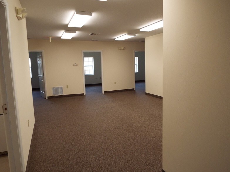 More Photos Of 4390 NE 35th St, Ocala Office Residential For Lease