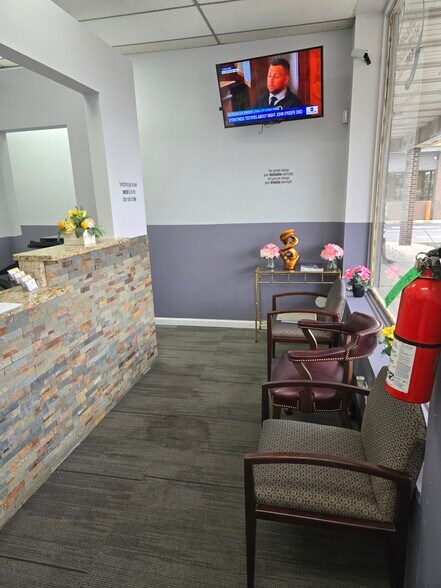 More Photos Of 1103-1105 Sunset Rd, Burlington Unknown For Lease