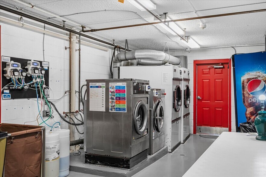 More Photos Of 182 Quillen Chapel Service Rd, Campton Hotel For Sale