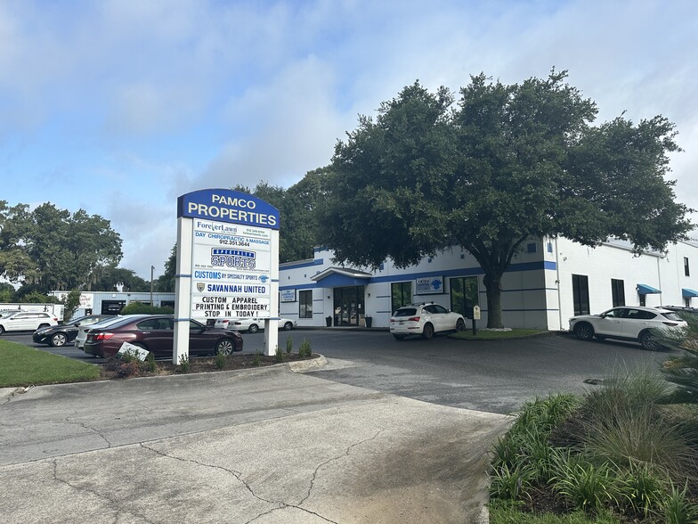 More Photos Of 702 Mall Blvd, Savannah Loft Creative Space For Lease