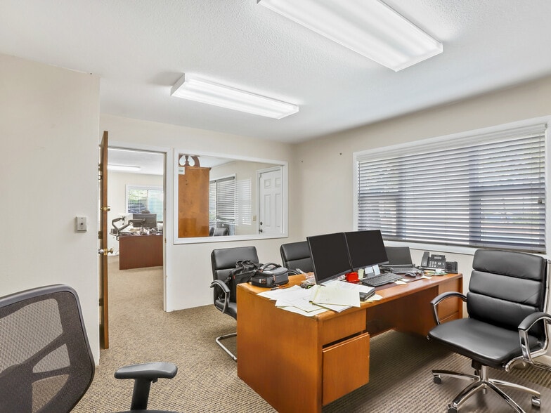 More Photos Of 4320 SW 110th St, Beaverton Office For Sale