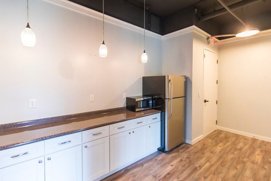 More Photos Of 2050 W County Highway 30A, Santa Rosa Beach Loft Creative Space For Sale