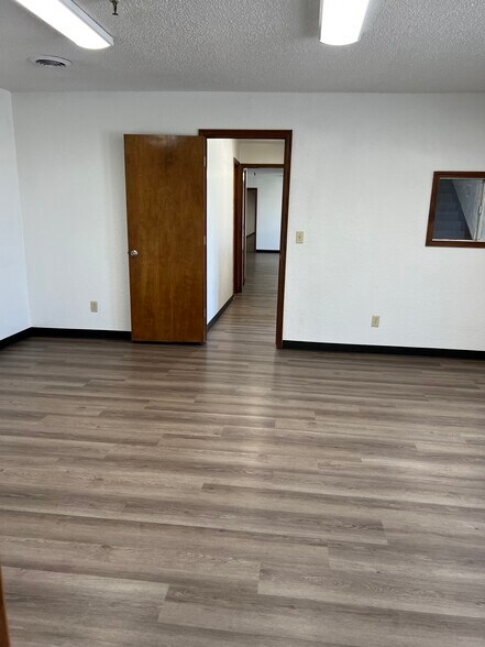 More Photos Of 6200 Melrose Ln, Oklahoma City Warehouse For Lease