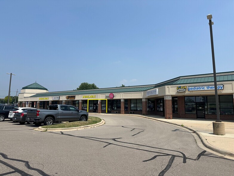 More Photos Of 224-278 E Auburn Rd, Rochester Hills Storefront For Lease