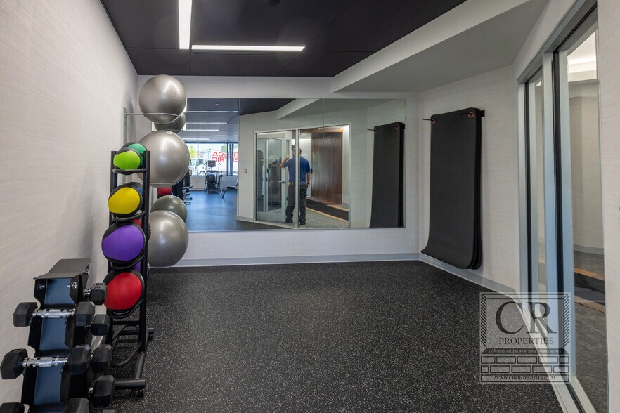 More Photos Of 300 Westage Business Center Dr, Fishkill Office For Lease