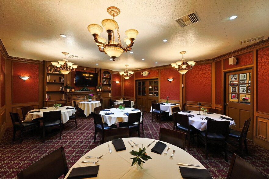 More Photos Of 4557 Sherman Oaks Ave, Sherman Oaks Restaurant For Lease
