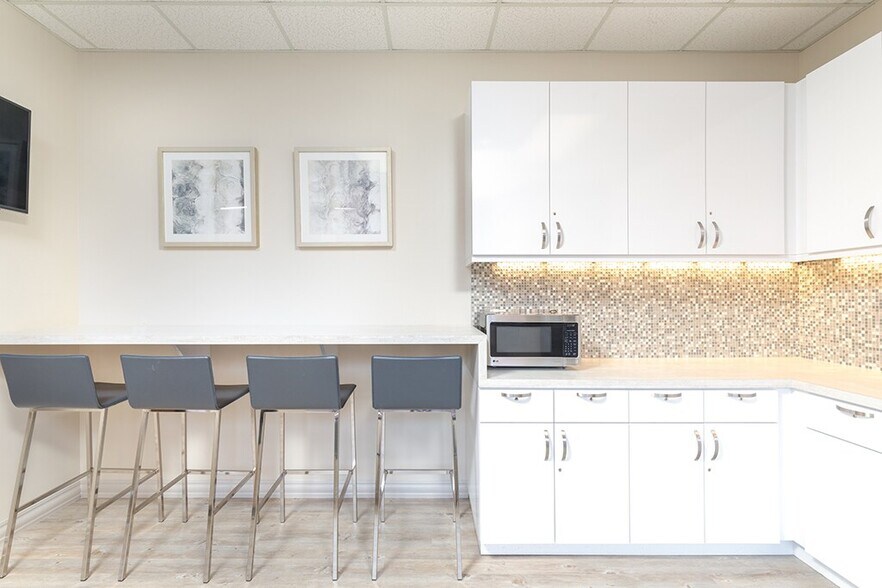 More Photos Of 11440 W Bernardo Ct, San Diego Coworking Space