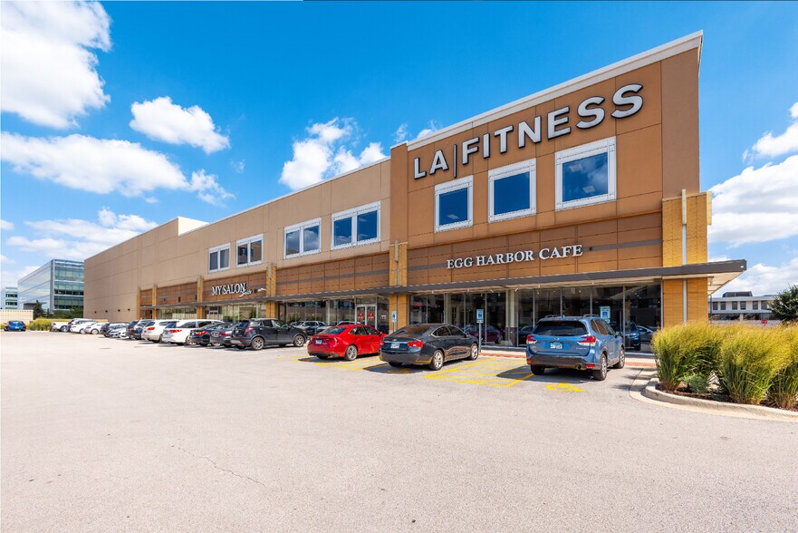 More Photos Of 2030 York Rd, Oak Brook Health Club For Lease