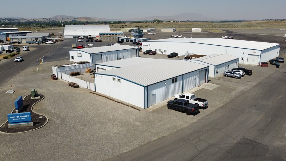 More Photos Of 1893 Airport Way, Richland Distribution For Lease