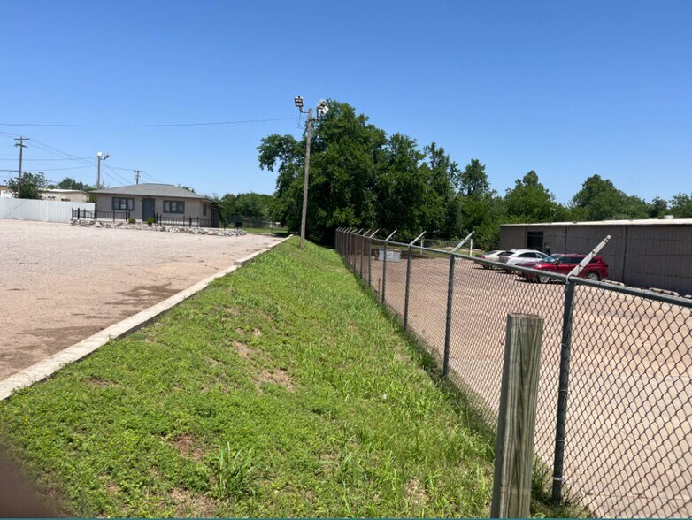 More Photos Of 1501 Se 44th St, Oklahoma City Auto Dealership For Sale