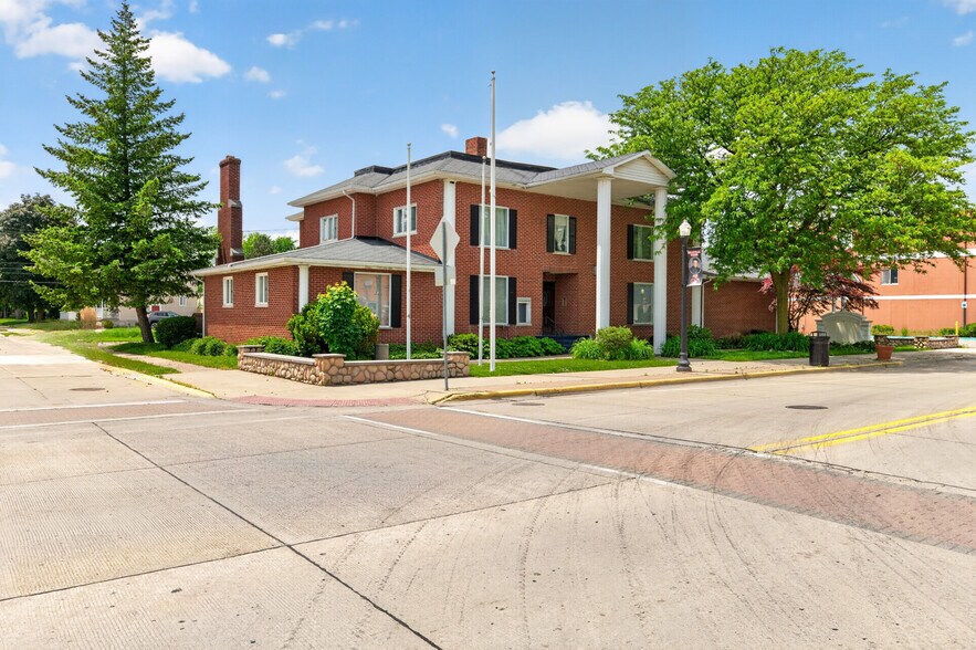 More Photos Of 209 N Main St, Belleville Medical For Sale