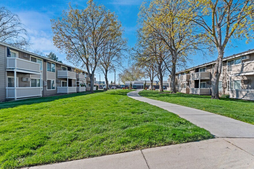 More Photos Of 1368 N Hartman St, Boise Apartments For Sale