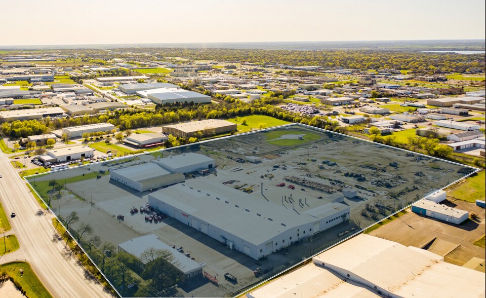 More Photos Of 6401 Imperial Dr, Woodway Warehouse For Lease