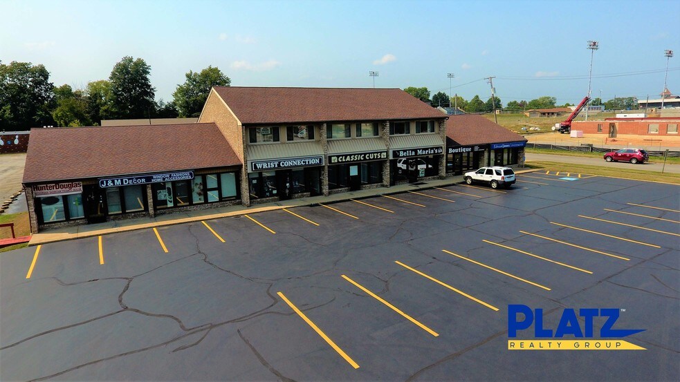 More Photos Of 7510 Market St, Youngstown Storefront Retail Office For Lease
