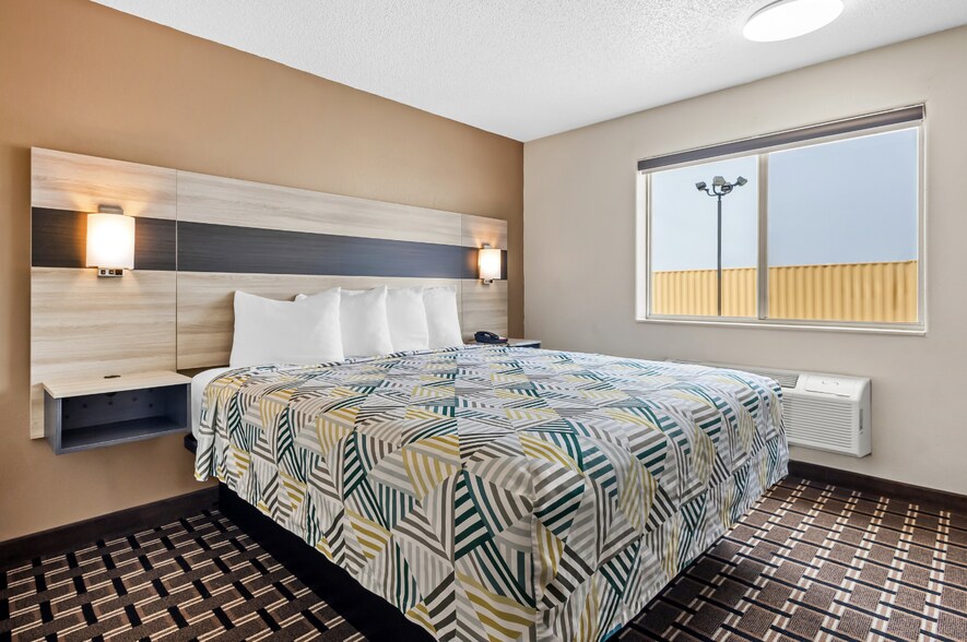 More Photos Of 110 Sodrac Dr, North Sioux City Hotel For Sale