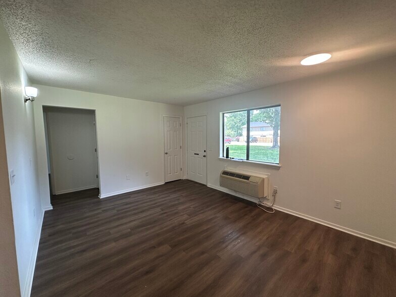More Photos Of 1701 S West End St, Springdale Apartments For Sale