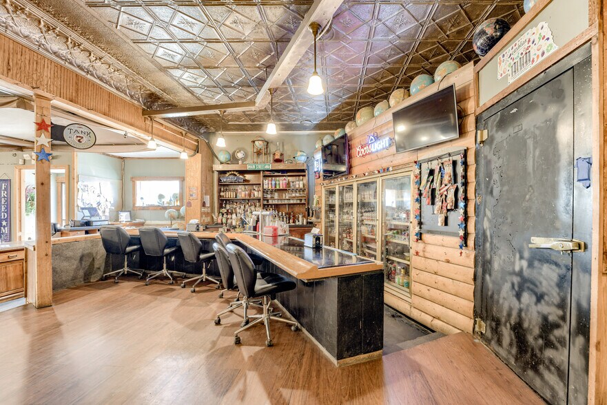 More Photos Of 644 Main St, North Bend Restaurant For Sale