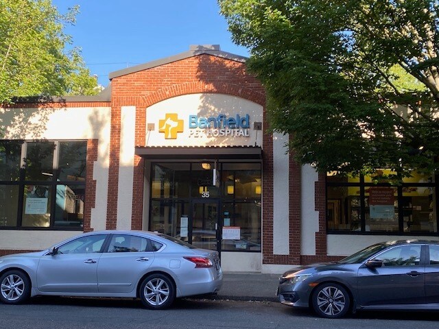More Photos Of 35 NW 20th Pl, Portland Veterinarian Kennel For Sale