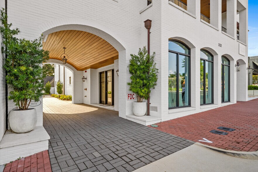 More Photos Of 152 N Section St, Fairhope Storefront Retail Residential For Sale