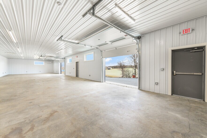 More Photos Of 1230 Maidencreek rd, Fleetwood Warehouse For Lease