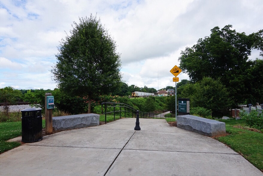 More Photos Of 675 Pulaski St, Athens Loft Creative Space For Lease