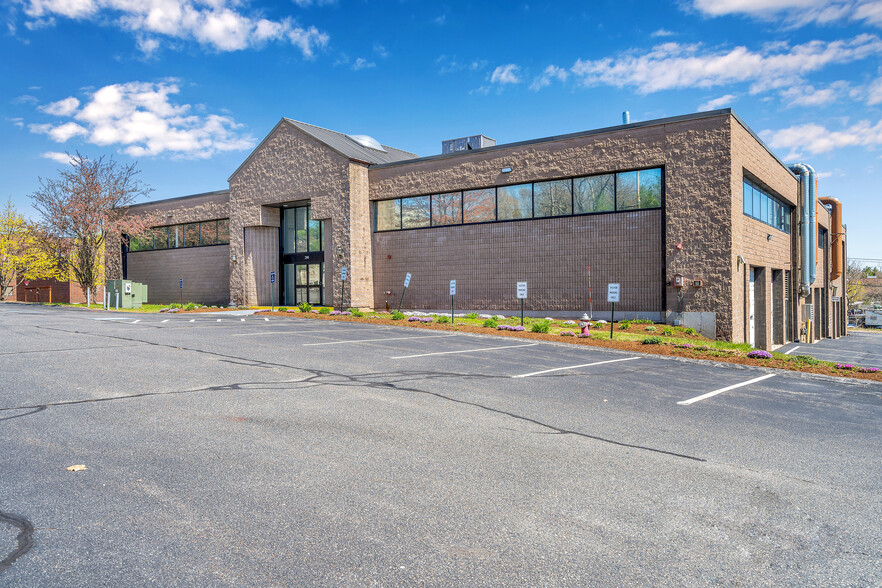 Primary Photo Of 200 Turnpike Rd, Chelmsford Flex For Lease