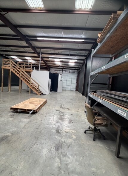 More Photos Of 13215 Judson Rd, San Antonio Showroom For Lease