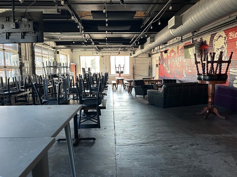 More Photos Of 1621 Dana Ave, Cincinnati Manufacturing For Lease