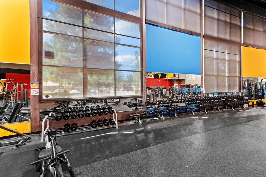 More Photos Of 1900 Del Paso Rd, Sacramento Health Club For Lease