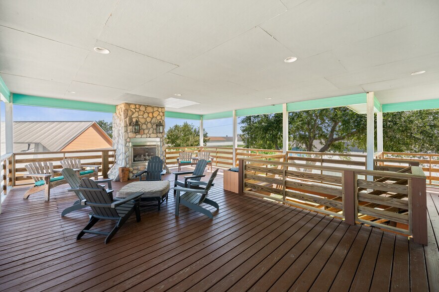 More Photos Of 22996 Highway 60, Matagorda Hotel For Sale
