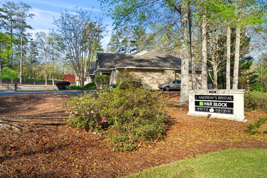 More Photos Of 1100 Commerce Dr, Peachtree City Storefront Retail Office For Sale