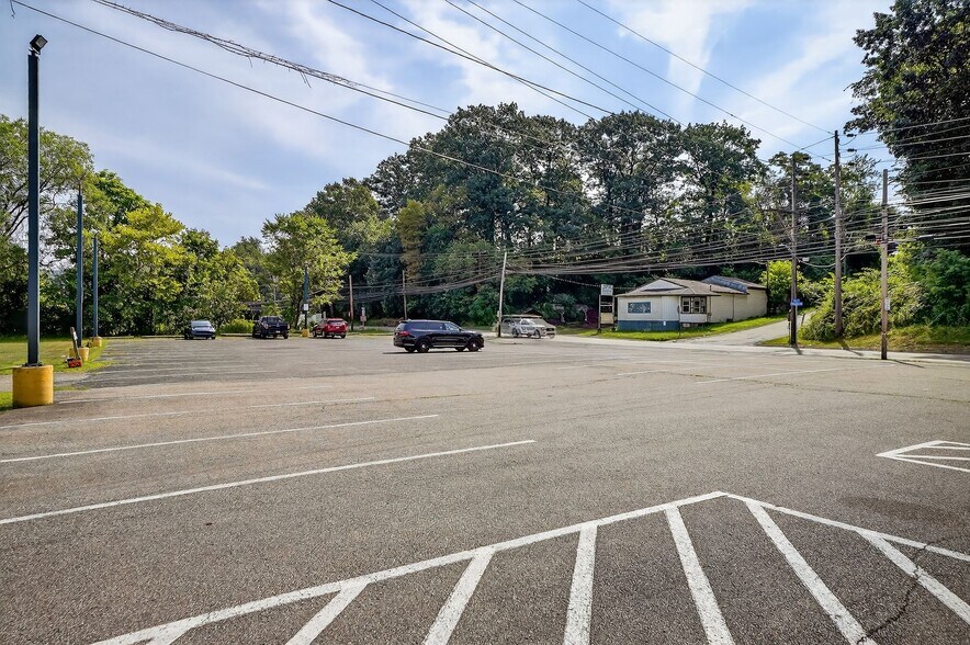 More Photos Of 550 McKeesport Rd, Elizabeth Freestanding For Sale