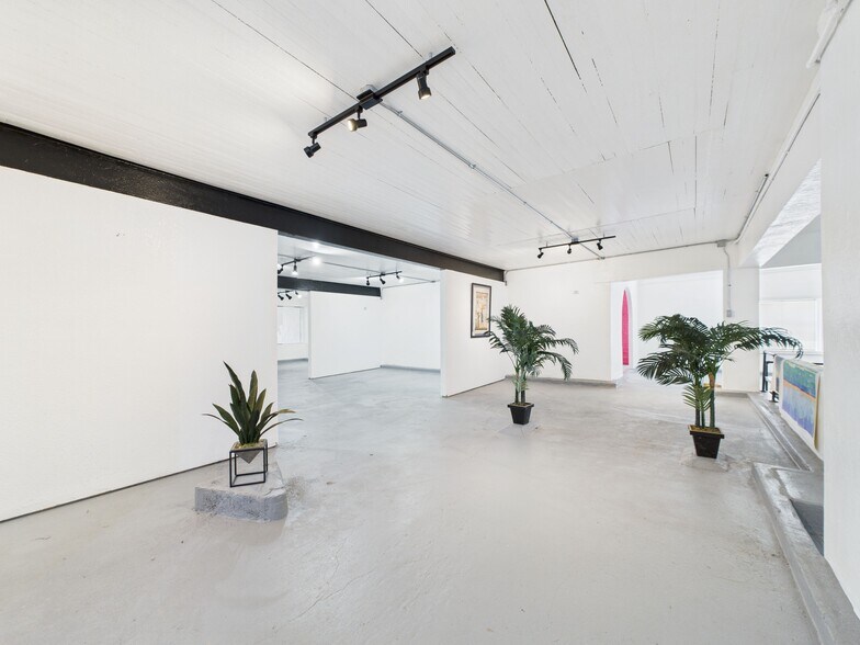 More Photos Of 2327 Winnie St, Galveston Freestanding For Sale