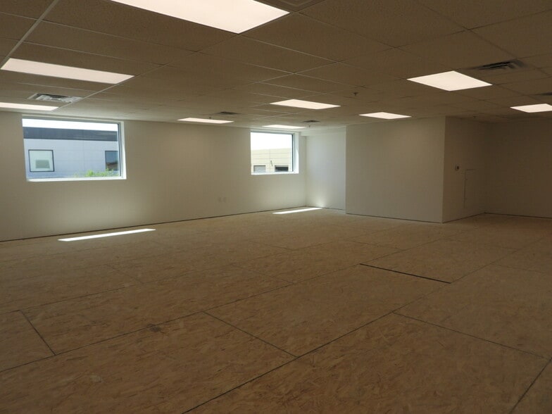 More Photos Of 930-938 Empire Mesa Way, Henderson Warehouse For Lease