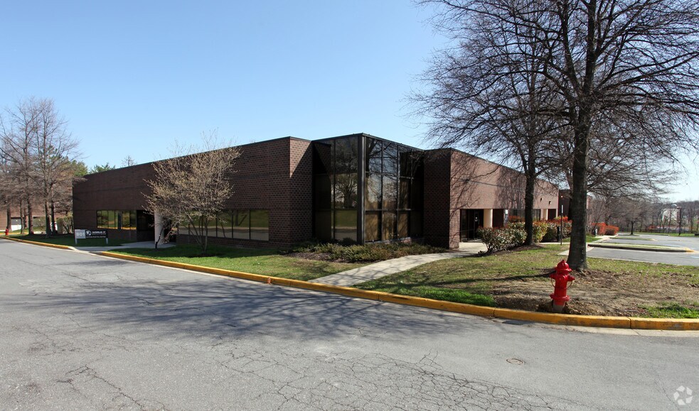 More Photos Of 901-999 Brightseat Rd, Landover Flex For Lease