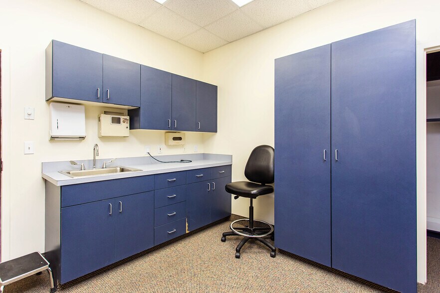 More Photos Of 1263 Bennett Ave, Burley Medical For Lease