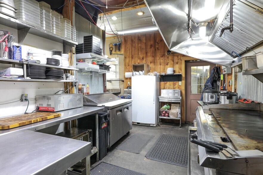 More Photos Of 16454 Appalachian Hwy, Thomas Restaurant For Sale