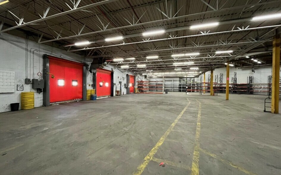 More Photos Of 128 Old Brickyard Ln, Berlin Manufacturing For Lease