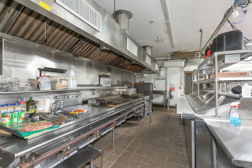 More Photos Of 4245 Austin Blvd, Island Park Restaurant For Sale