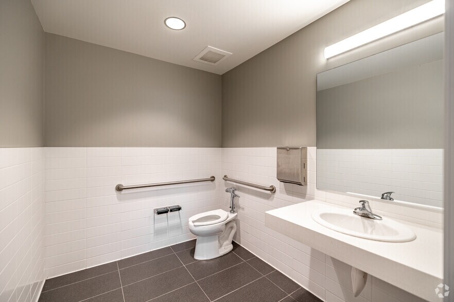 More Photos Of 3159-3169 Red Hill Ave, Costa Mesa Warehouse For Lease