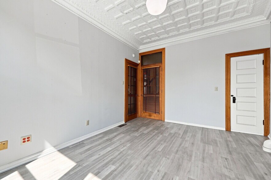 More Photos Of 44 Main St, Kingston Office For Lease