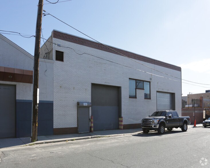 More Photos Of 2019 Washington Ave, Philadelphia Warehouse For Lease